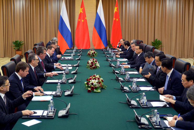 俄总理在上合组织成员国政府首脑理事会会议框架内举行一系列双边会晤