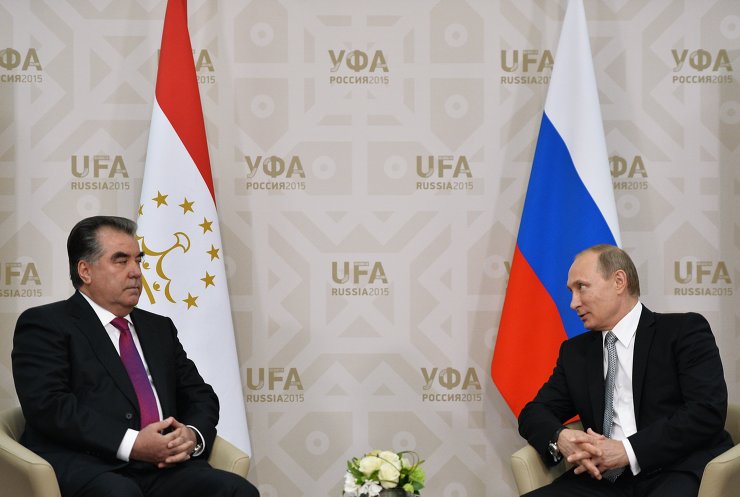 俄罗斯联邦总统普京与塔吉克斯坦总统拉赫蒙举行会谈