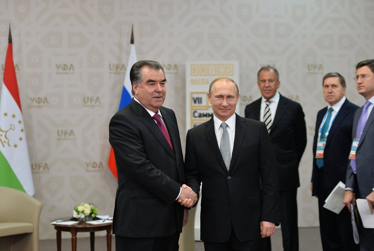 俄罗斯联邦总统普京与塔吉克斯坦总统拉赫蒙举行会谈