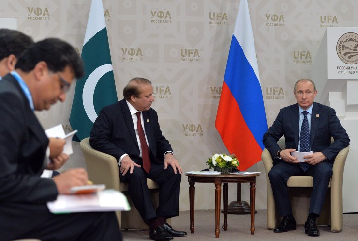 俄罗斯联邦总统普京与巴基斯坦总理谢里夫举行会谈